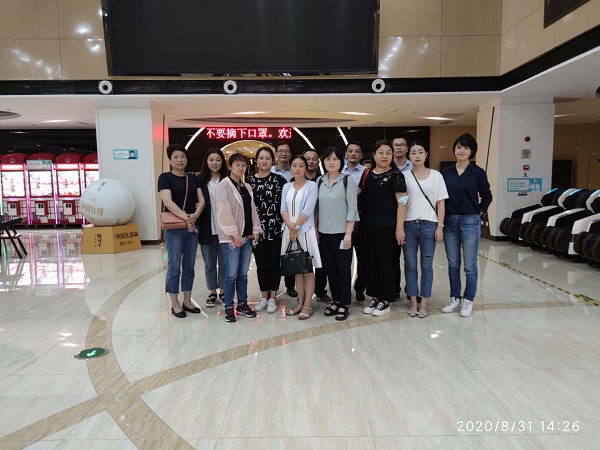 安徽鹽業(yè)地產(chǎn)集團(tuán)公司機(jī)關(guān)第一、第二黨支部組織觀(guān)看愛(ài)國(guó)主義題材影片《八佰》